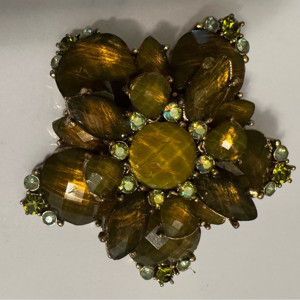 Vintage Elegant Green Floral Brooch